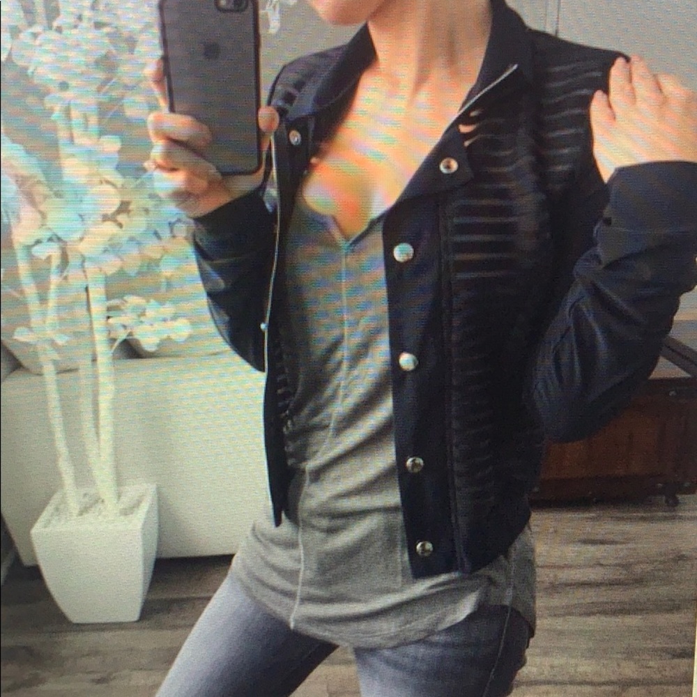 NWT Black & Mesh light snap EkAttire jacket